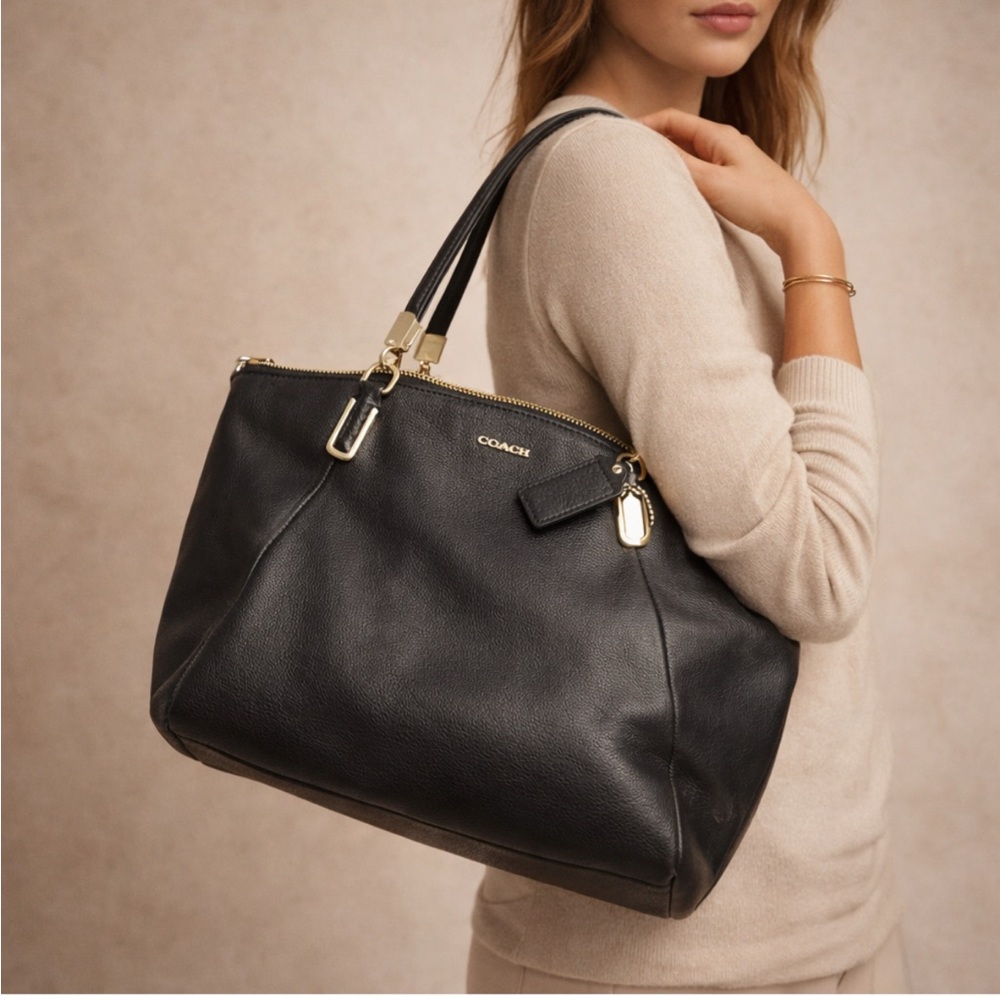 Coach Black Pebbled Leather Zip Top Shoulder Bag Satchel Silver Hardware